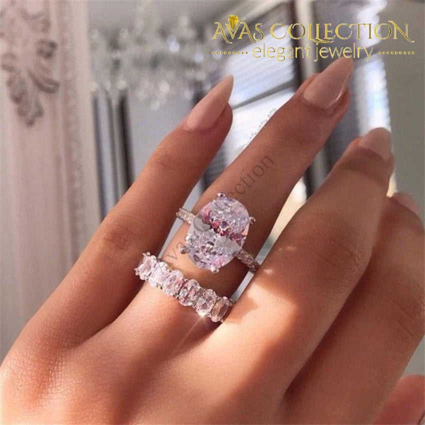 Beautiful Oval Engagement Rings With Wedding Band View Illustration Beautiful Oval Engagement Rings With Wedding Band View Illustration